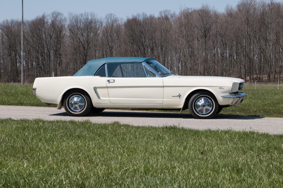  Ford Mustang Convertible 1965 года  (фото 4 из 76)